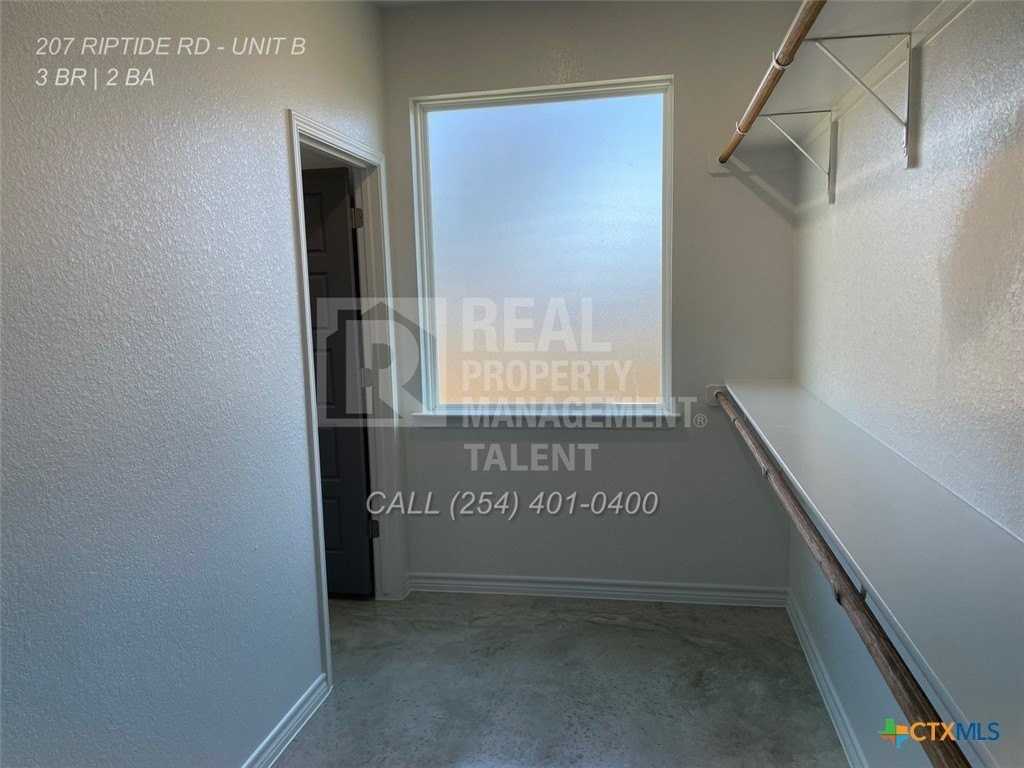 207 Riptide Rd - Photo 3 of 13