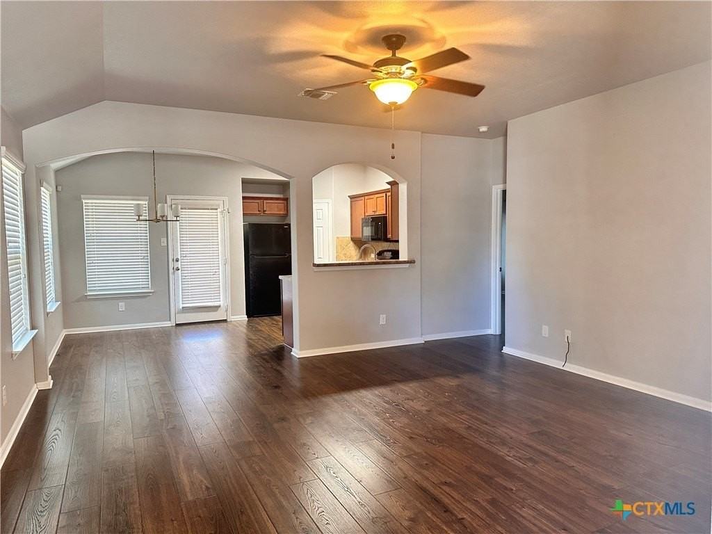 417 Capistrano Dr - Photo 4 of 32