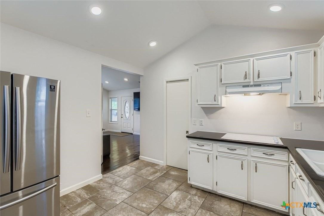 969 North Liberty Avenue - Photo 4 of 12