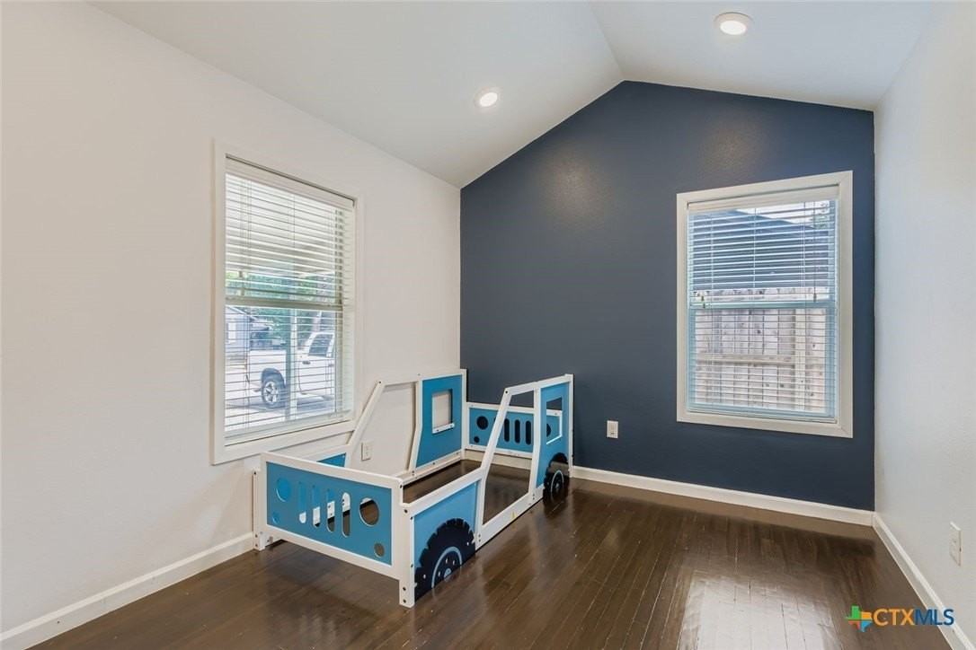 969 North Liberty Avenue - Photo 7 of 12