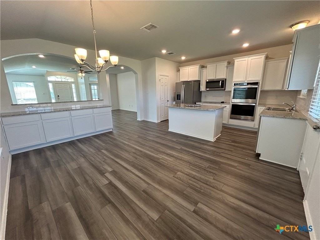 311 Paddock Ln - Photo 7 of 15