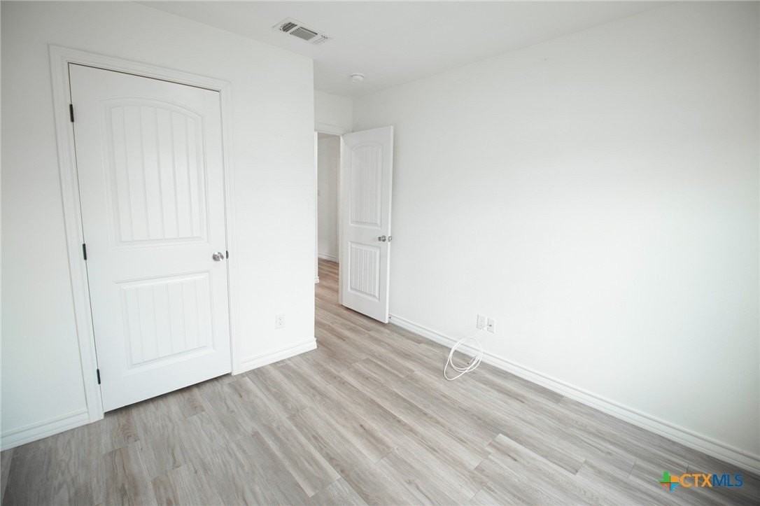 1601 Cloud St - Photo 4 of 38