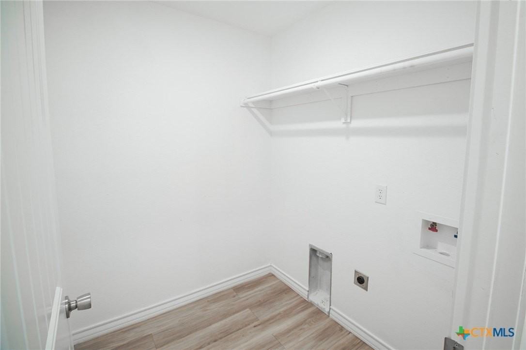 1601 Cloud St - Photo 6 of 38