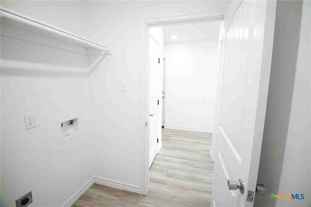 1601 Cloud St - Photo 7 of 38