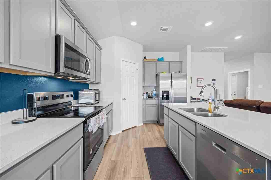 7203 Gilbert Dr - Photo 3 of 16