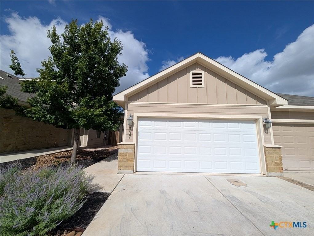 737 Milestone Park - Photo 2 of 39