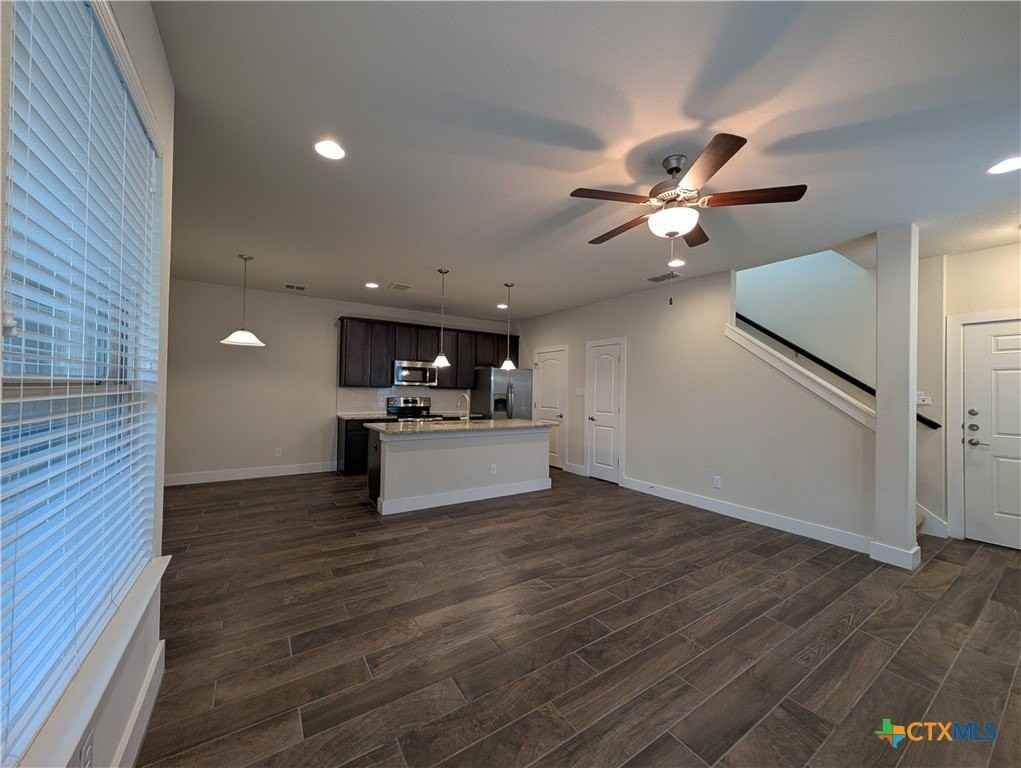 737 Milestone Park - Photo 3 of 39