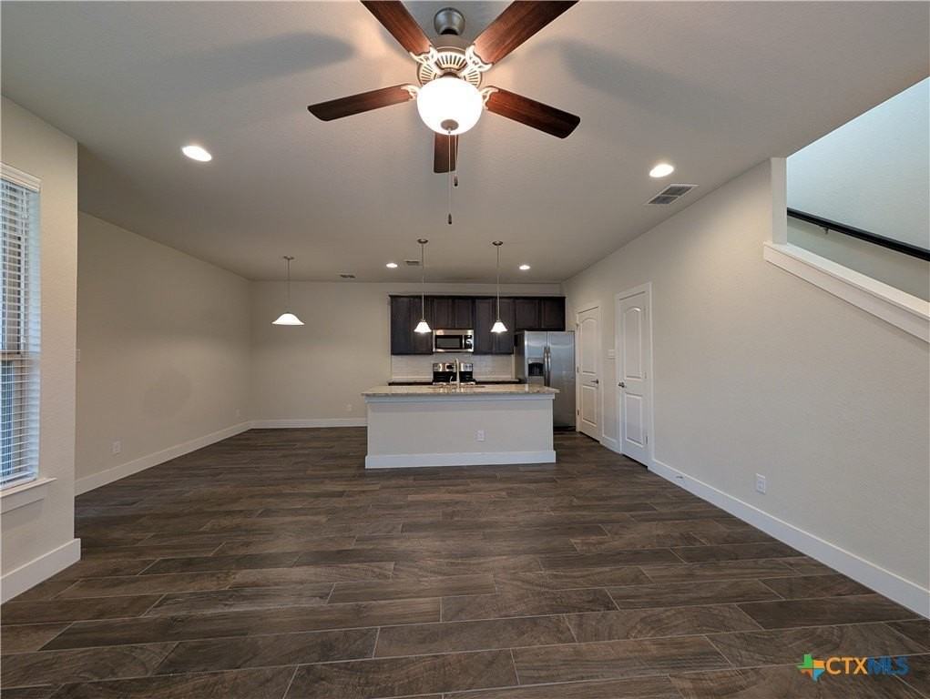 737 Milestone Park - Photo 4 of 39