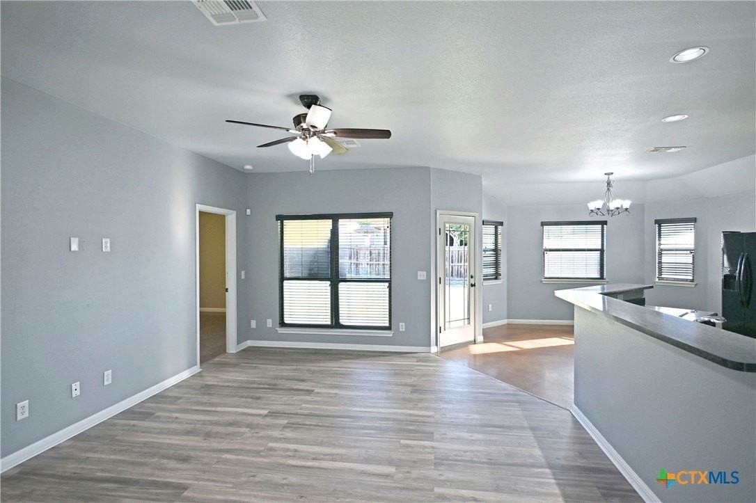 2207 Hazelwood Drive - Photo 4 of 29