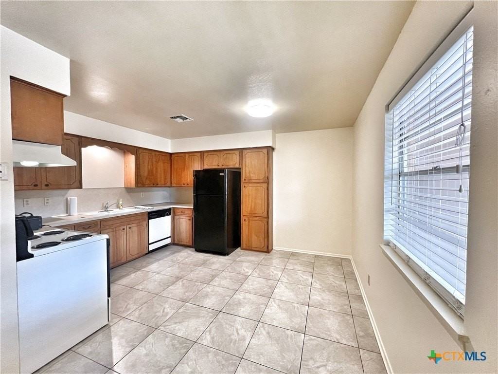 343 Bobolink Dr - Photo 6 of 17