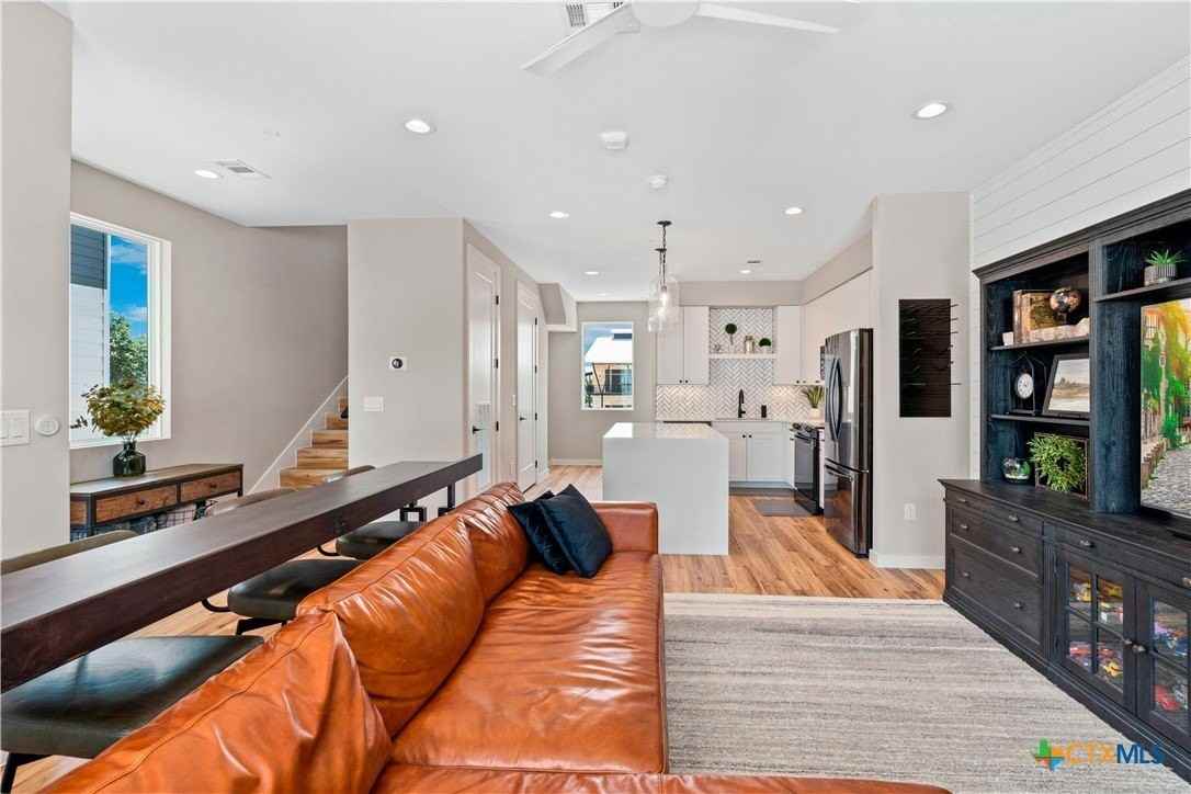 1208 N Academy Ave #3201 - Photo 7 of 34