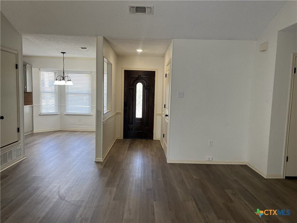 3004 Panhandle Dr - Photo 3 of 15