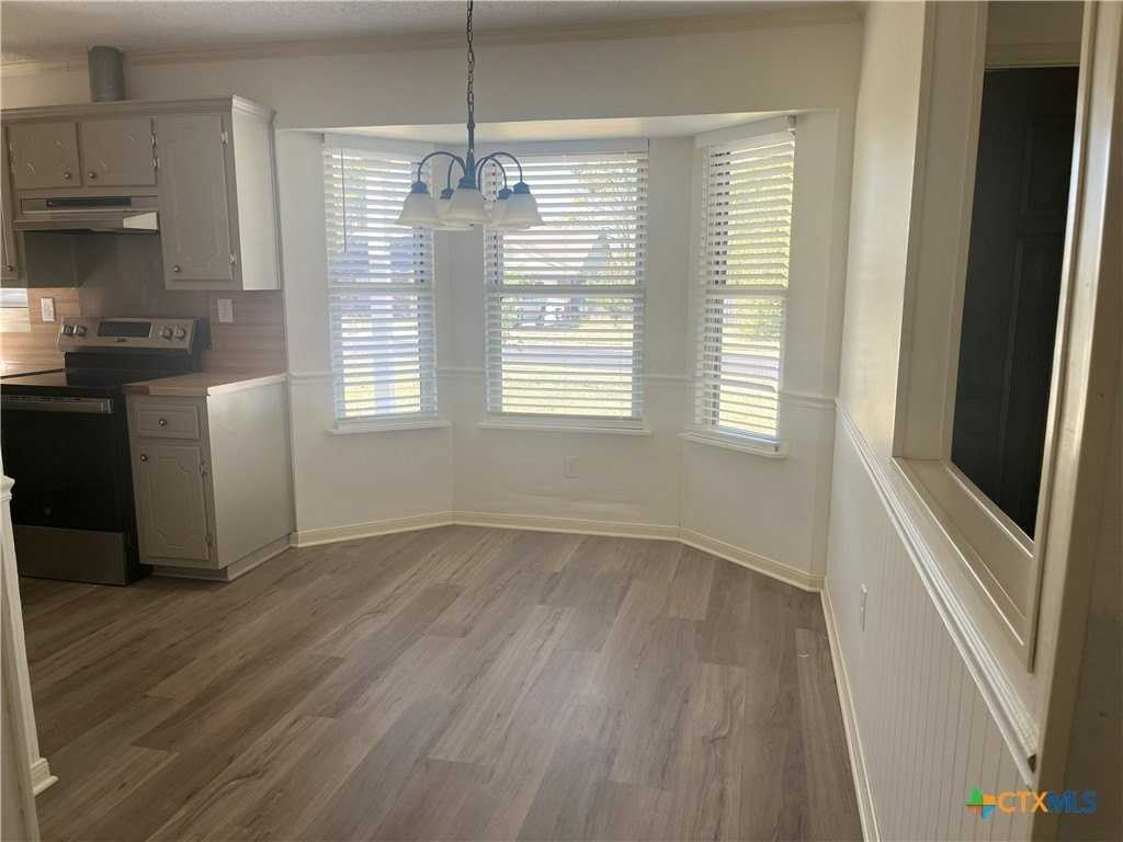 3004 Panhandle Dr - Photo 4 of 15