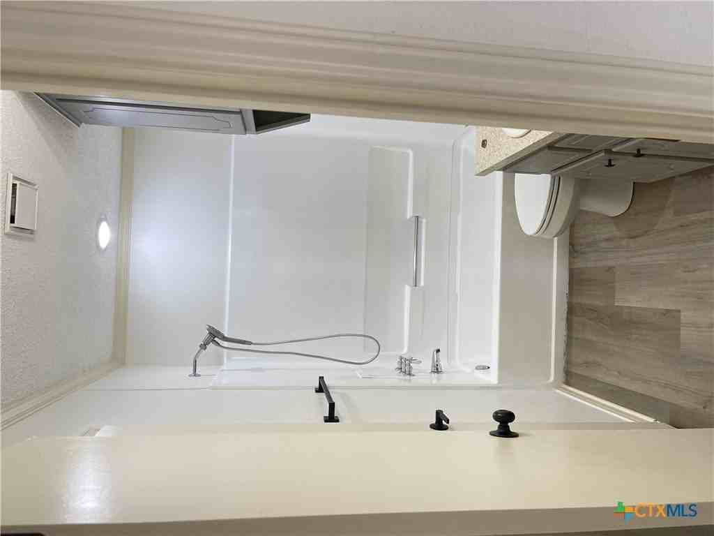 3004 Panhandle Dr - Photo 7 of 15