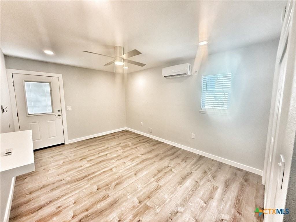 275 Halm Dr - Photo 4 of 33