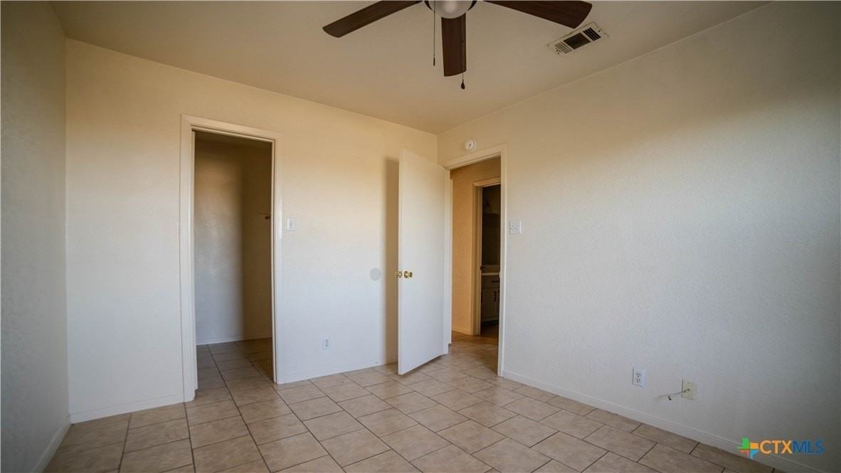 1103 Circle M Dr Apt B #B - Photo 5 of 8