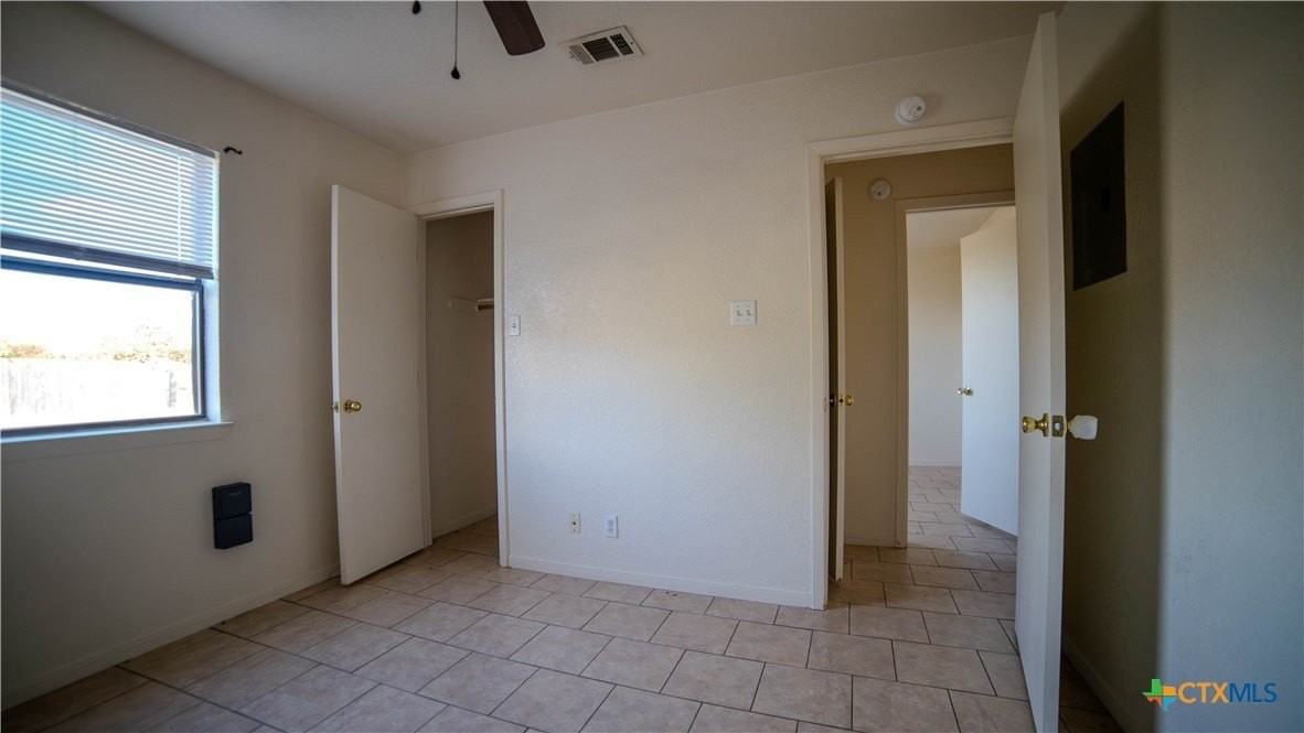 1103 Circle M Dr Apt B #B - Photo 6 of 8