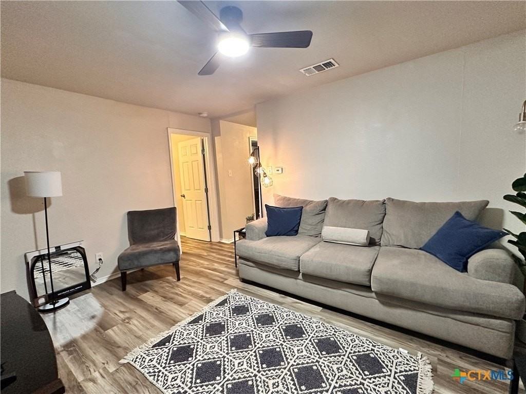 511 Mckie Street - Photo 4 of 26