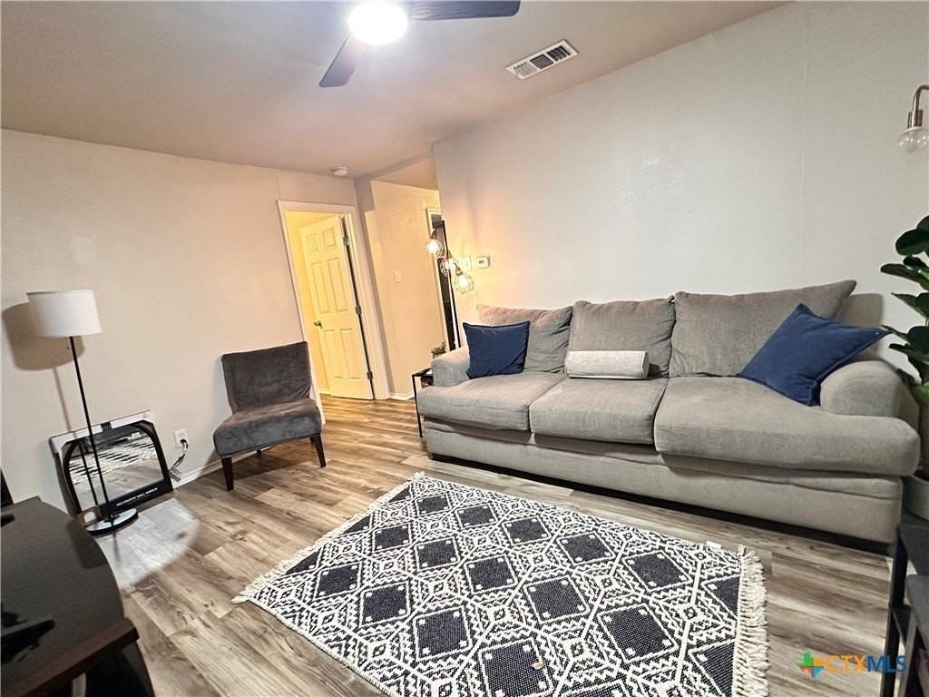 511 Mckie Street - Photo 5 of 26