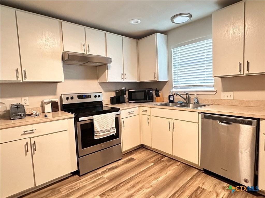 511 Mckie St - Photo 7 of 27