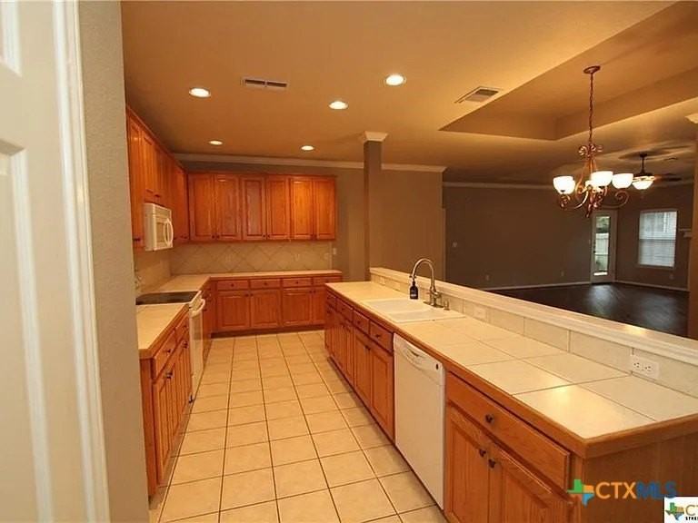 2614 Fairwood Drive - Photo 6 of 15