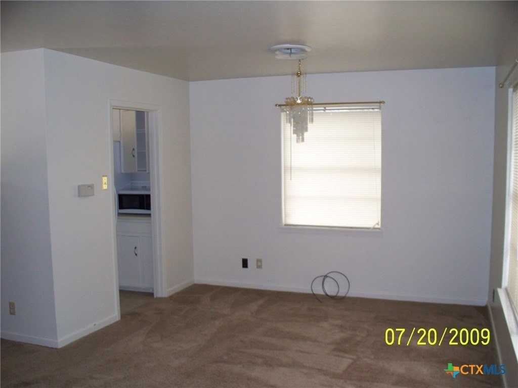 1323 Gardenia Avenue - Photo 4 of 9