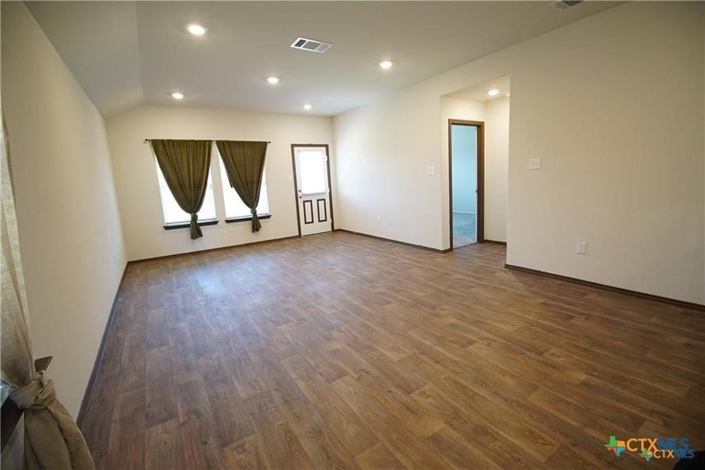 2954 Brogan Crk - Photo 2 of 7