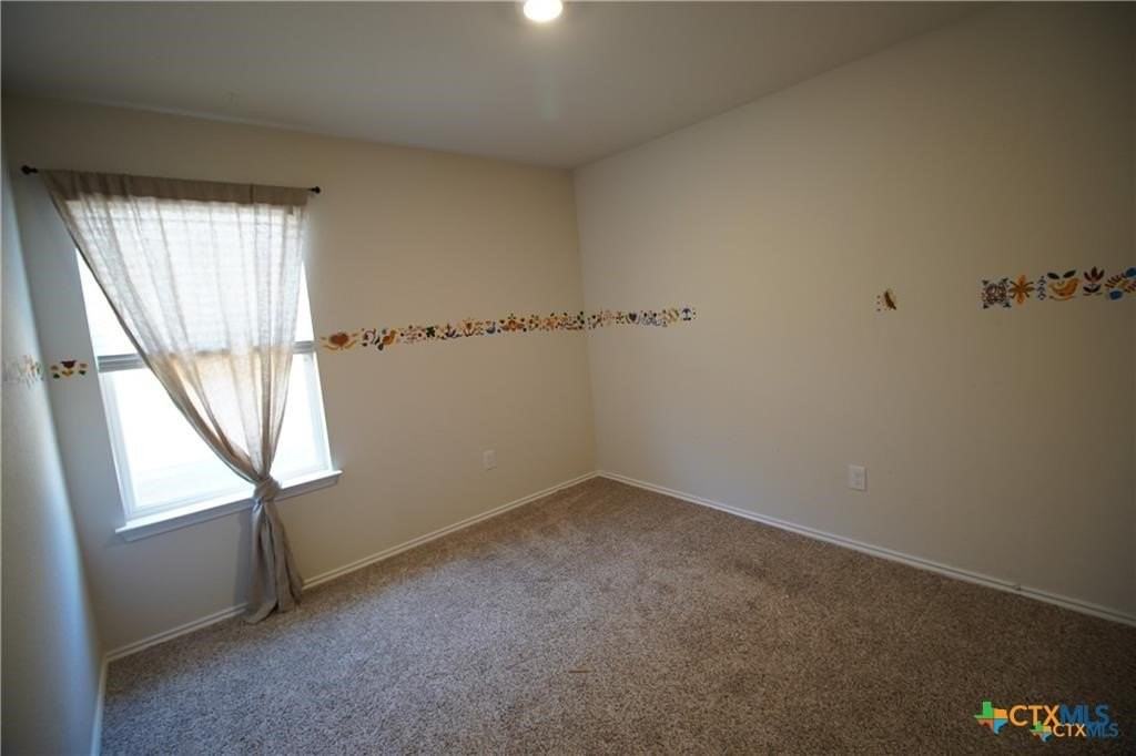 2954 Brogan Crk - Photo 4 of 7