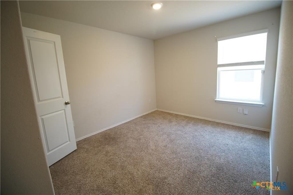 2954 Brogan Crk - Photo 5 of 7