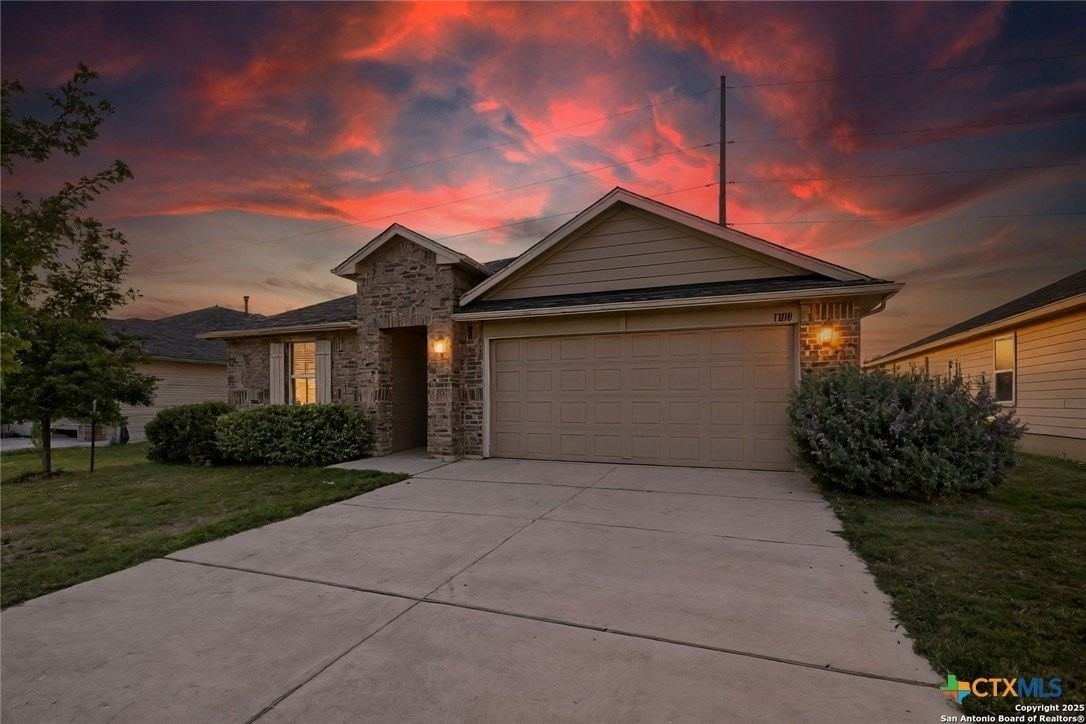 1308 Parkwood - Photo 3 of 35