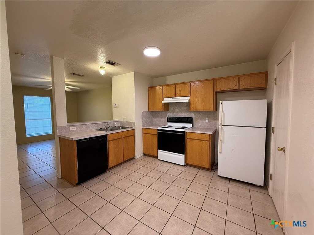 4403 Deek Dr Apt C #C - Photo 3 of 7