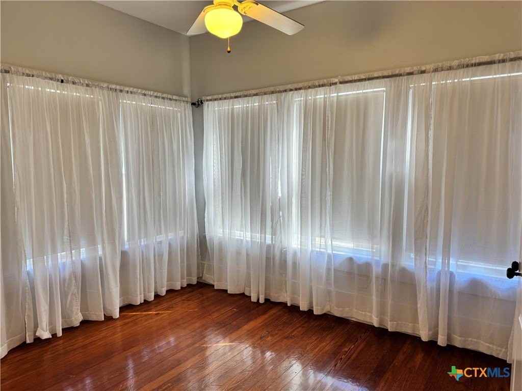 713 Burleson Street - Photo 4 of 15