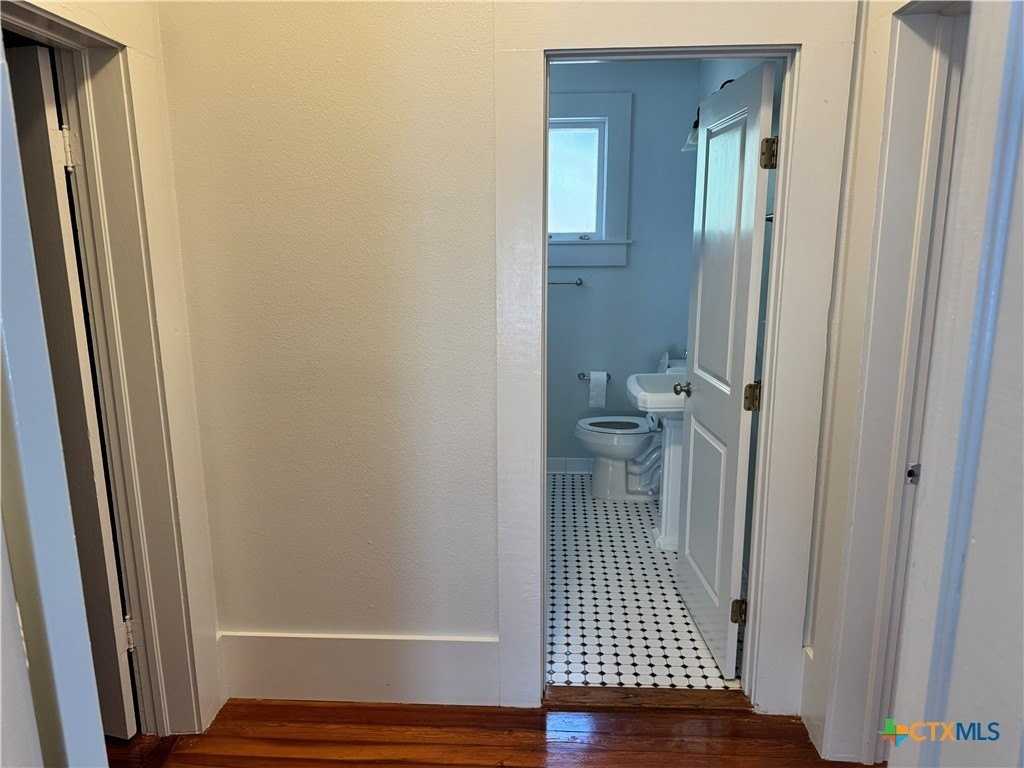 713 Burleson Street - Photo 6 of 15