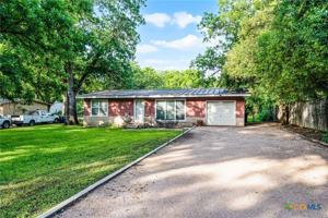 featured image of 2052 Gruene Rd