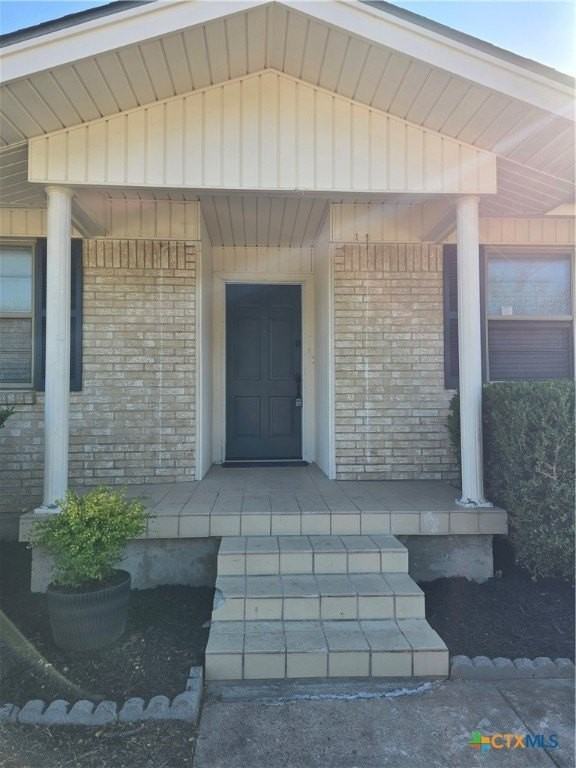 1204 Amthor Avenue - Photo 4 of 39