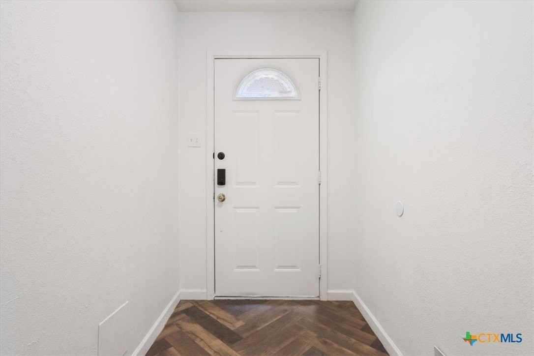 907 Willow Brook Street - Photo 6 of 25