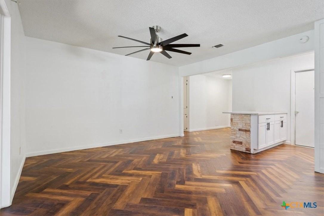 907 Willow Brook Street - Photo 7 of 25