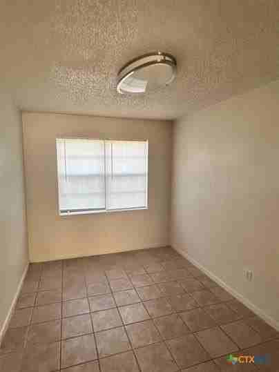 1109 Eastside Dr Apt C #C - Photo 3 of 9