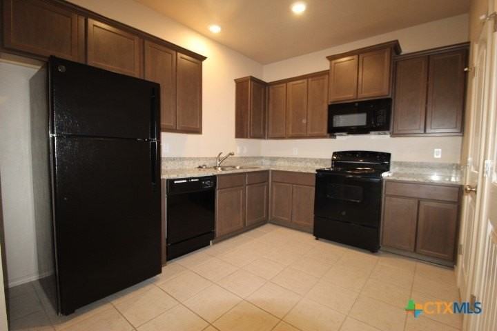 1705 Montell Street #B - Photo 4 of 10