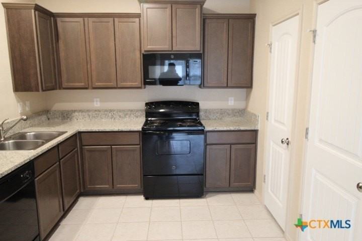 1705 Montell Street #B - Photo 5 of 10