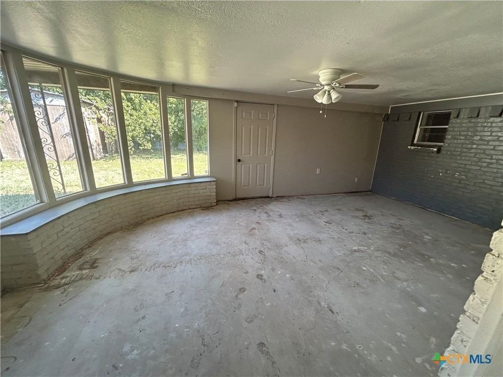 1302 Cedar Dr - Photo 7 of 15