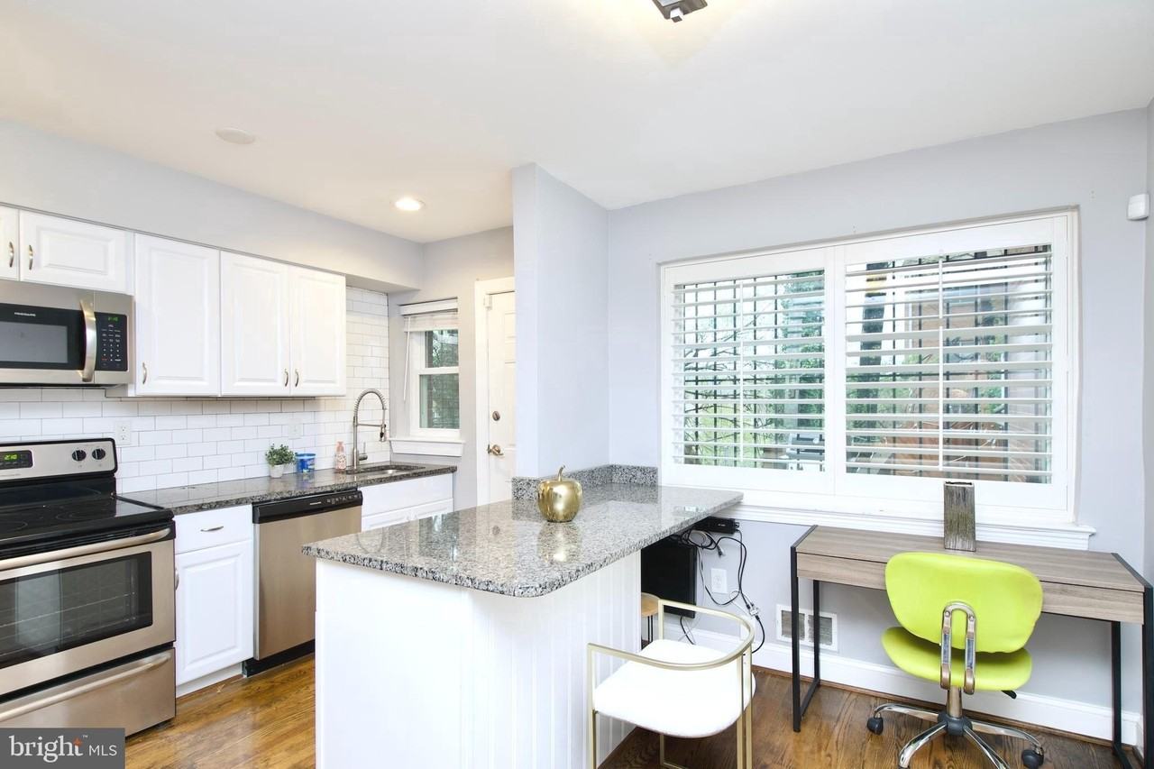 1365 Talbert Ter Se - Photo 2 of 29