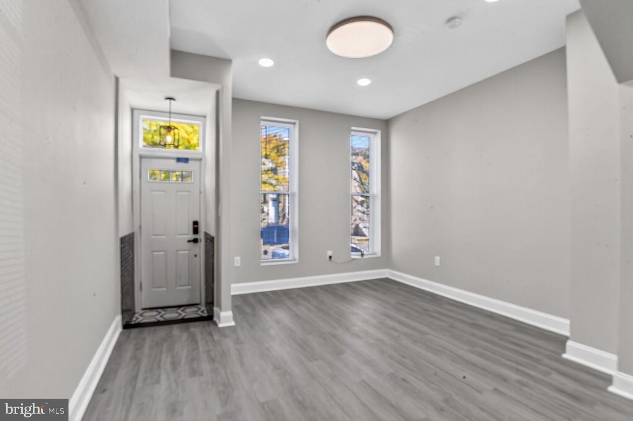 1108 S Carey St - Photo 3 of 24