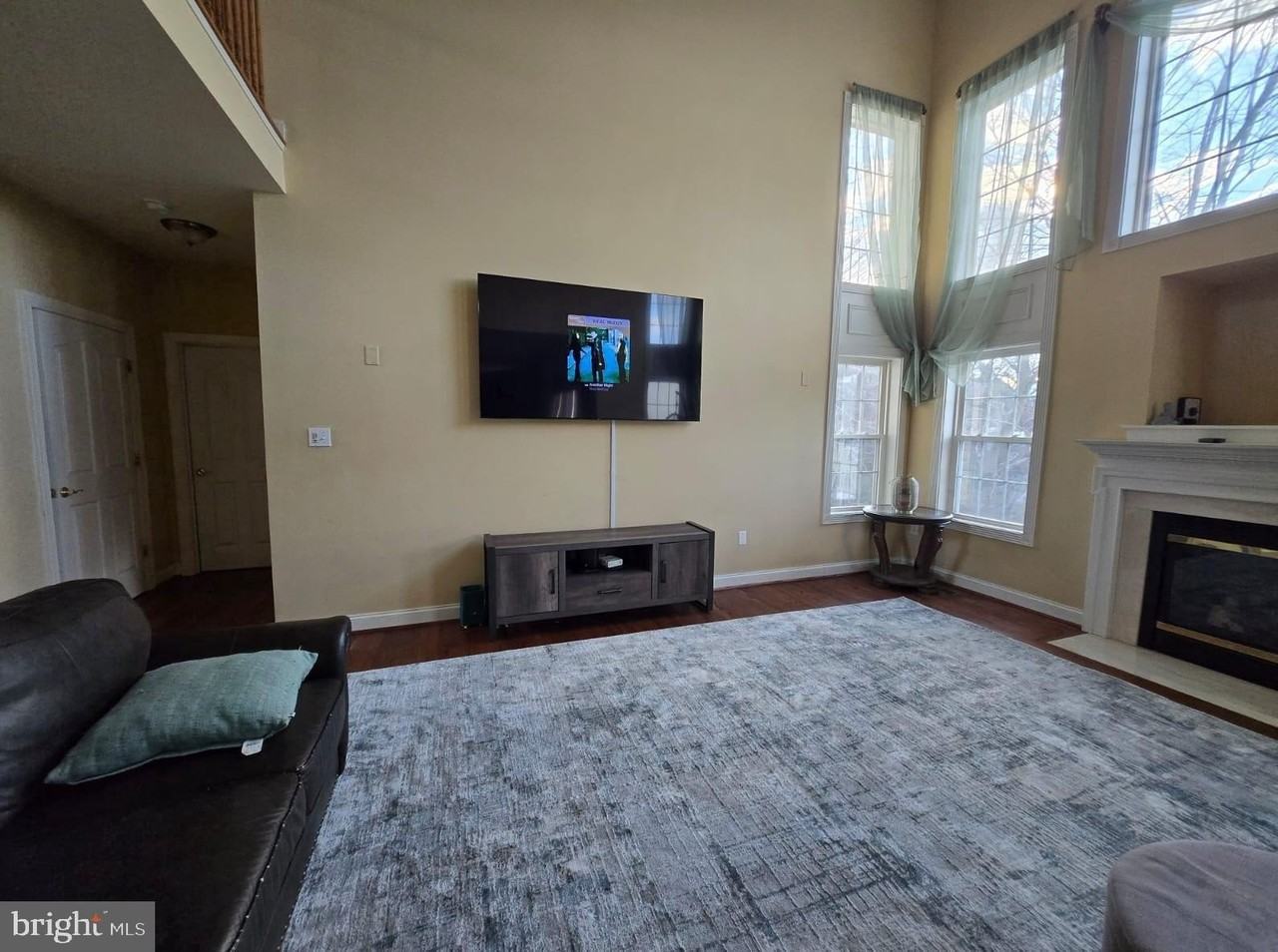 9148 Paulyn Dr - Photo 4 of 28