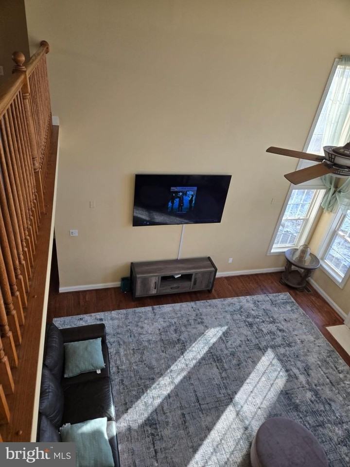 9148 Paulyn Dr - Photo 5 of 28