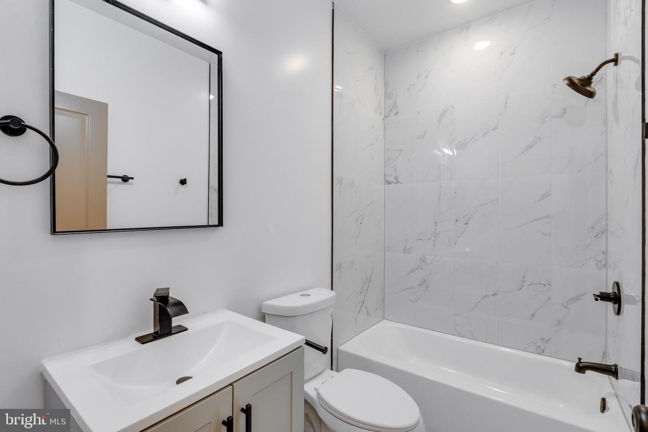 2502 North 10th Street #1 - Photo 6 of 8