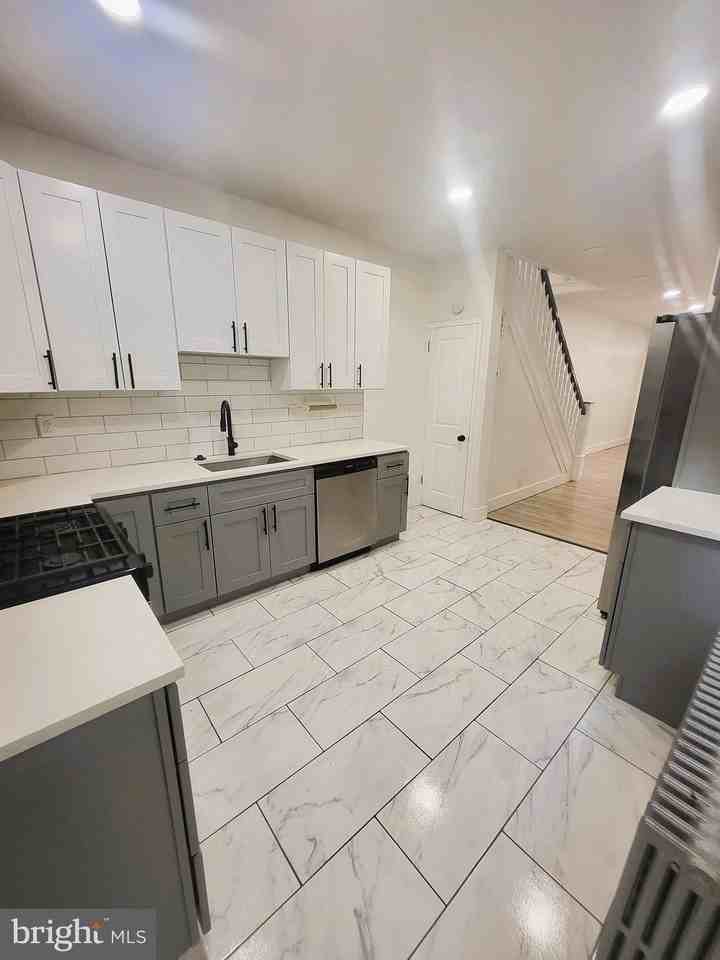 1319 N 51st St - Photo 4 of 11