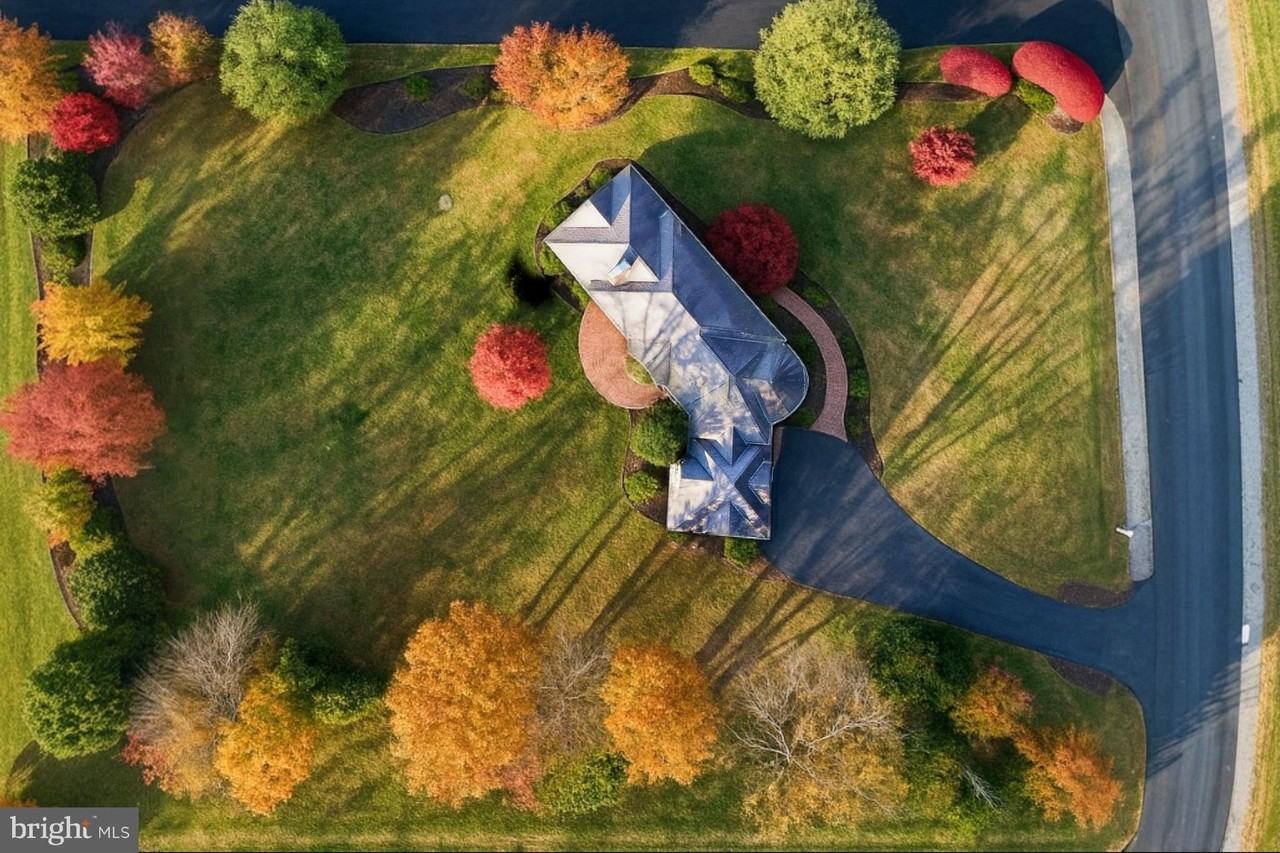 10747 Riverscape Run - Photo 2 of 37