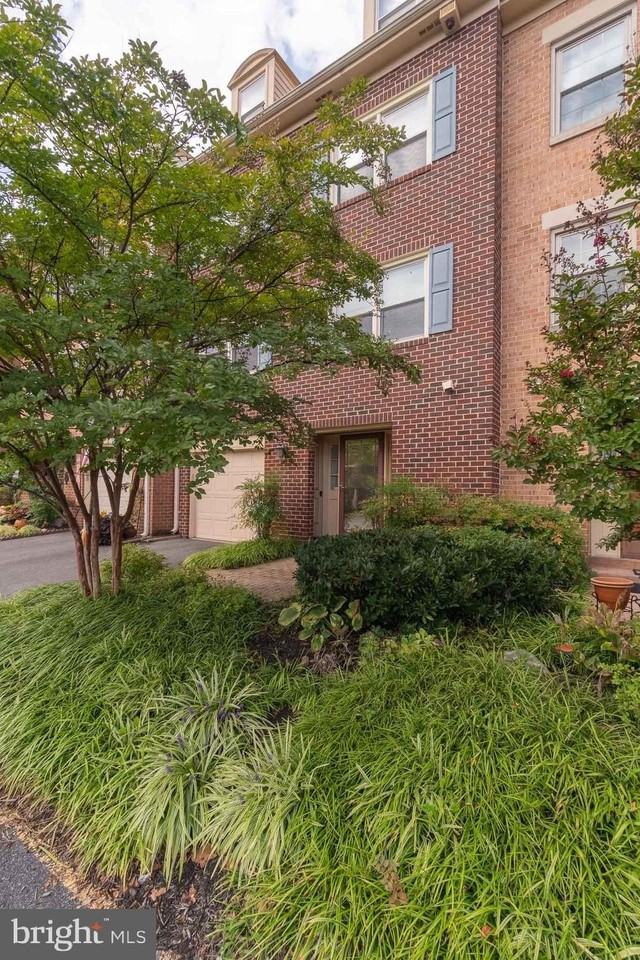 3548 South George Mason Drive - Photo 3 of 38