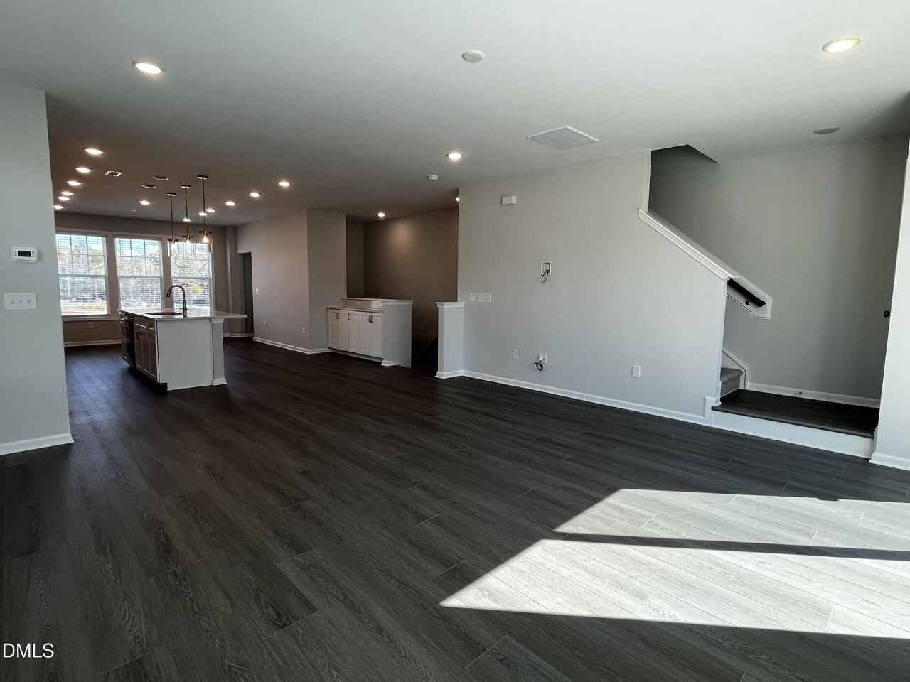 2819 Carbondale Ct - Photo 4 of 18